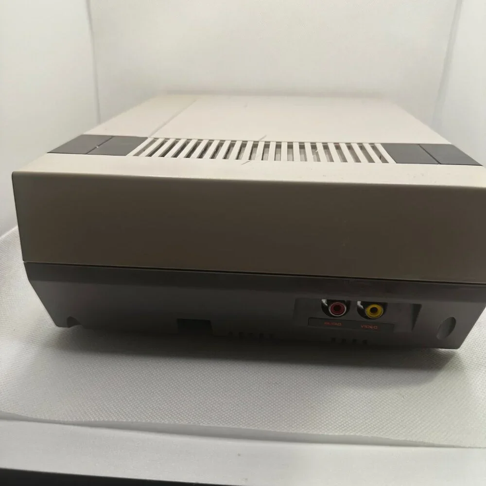 Original Nintendo NES Console-one controller NEW 72 pin installed VG